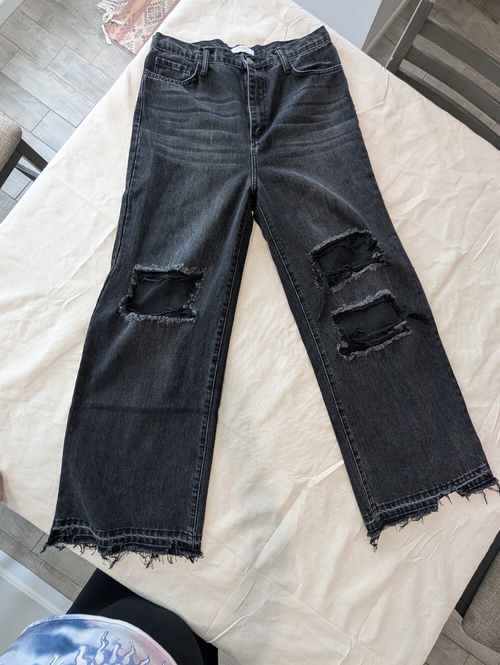 Vibrant Black Jeans - Boxy Square Distressed Fit